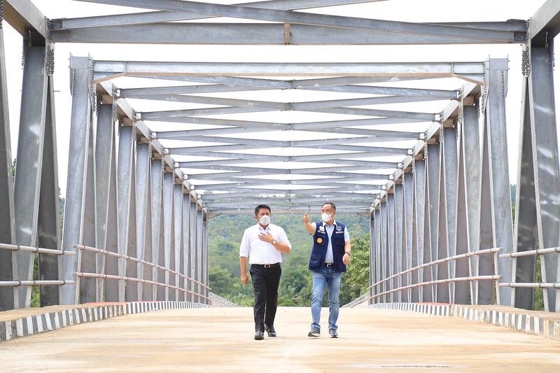 Rampungkan Pembangunan Jembatan Mangkrak, Herman Deru Dielu-elukan Warga Lahat